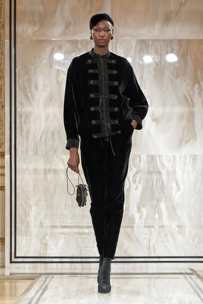 Look 25